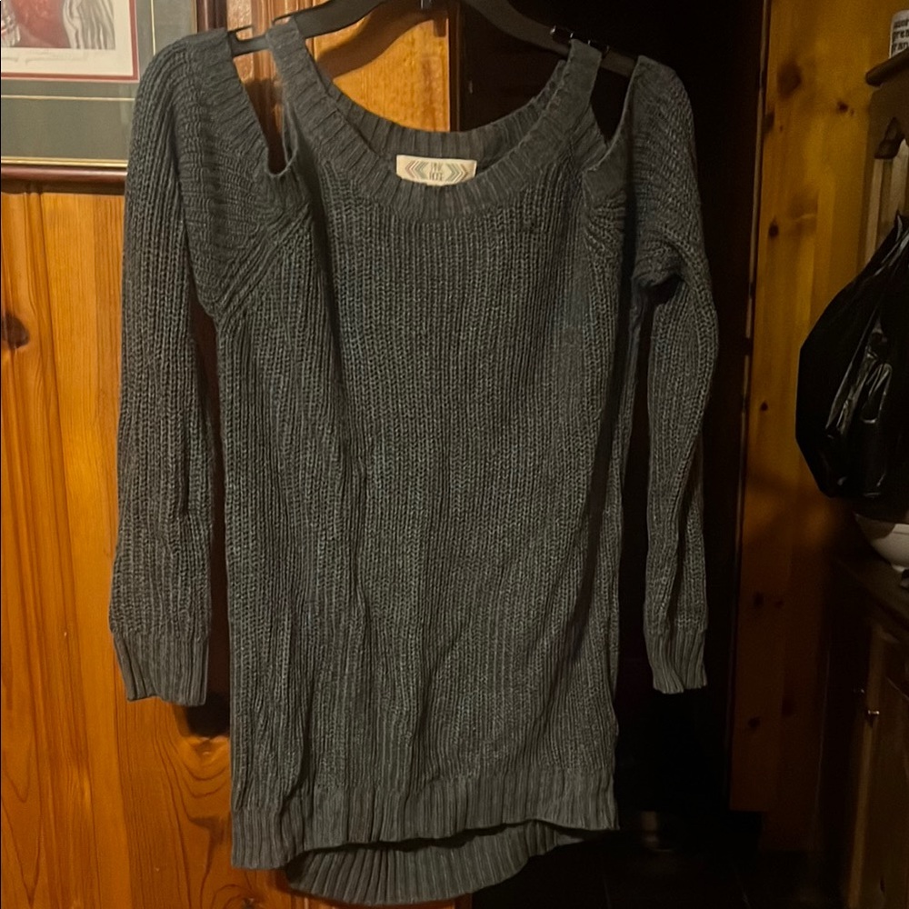 Chic Off-the-Shoulder Gray Sweater